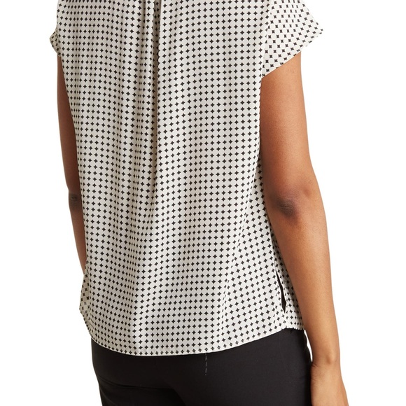 Max Studio Short Sleeve Popover Blouse Black/Ivory Star Dot Size Large - Picture 2 of 8